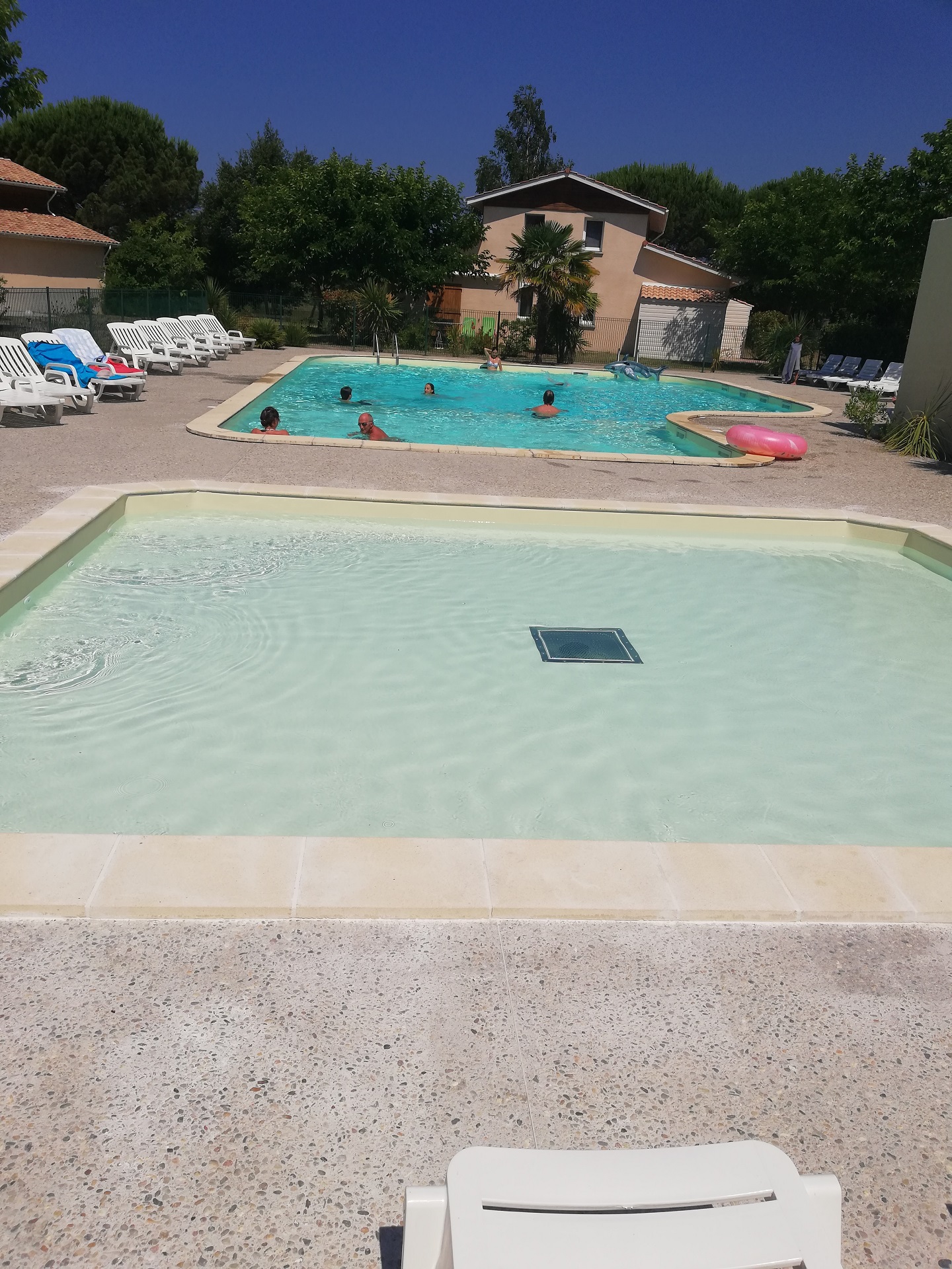 piscine et pataugeoire